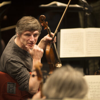 Altviolist Frans Vos is al jaren een vaste waarde van het orkest.