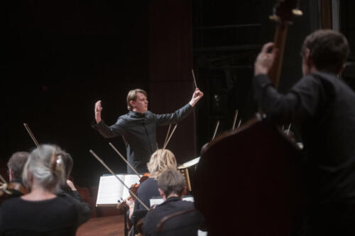 Bart Van Reyn conducting Schumann's Fourth Symphony